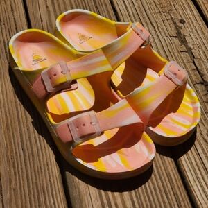 Aloha Island striped/tie dye summer slide sandal, size 10. Like new.